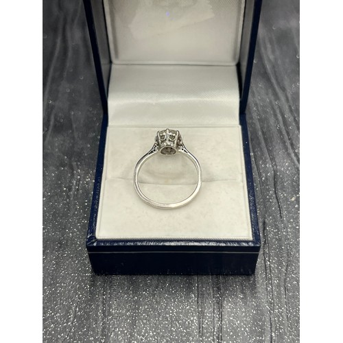 550 - Stunning 2 Carat Diamond Ring with great clarity set in Platinum. Size N/O