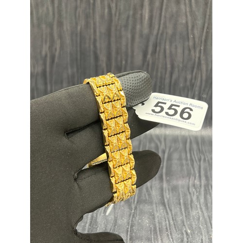 556 - 18 ct Gold Bracelet 37.1g