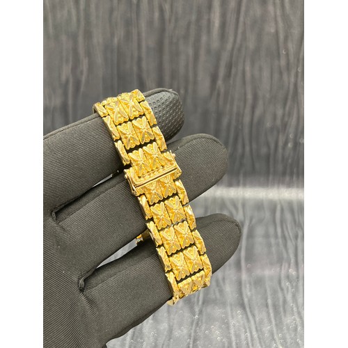 556 - 18 ct Gold Bracelet 37.1g