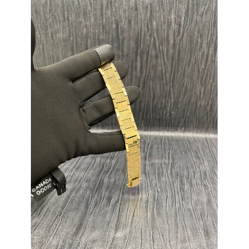 556 - 18 ct Gold Bracelet 37.1g