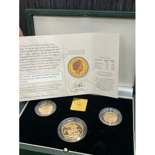 562 - Royal Mint 22ct Gold proof Three coin Sovereign set 2000 with Certificate of Authenticity No 0565