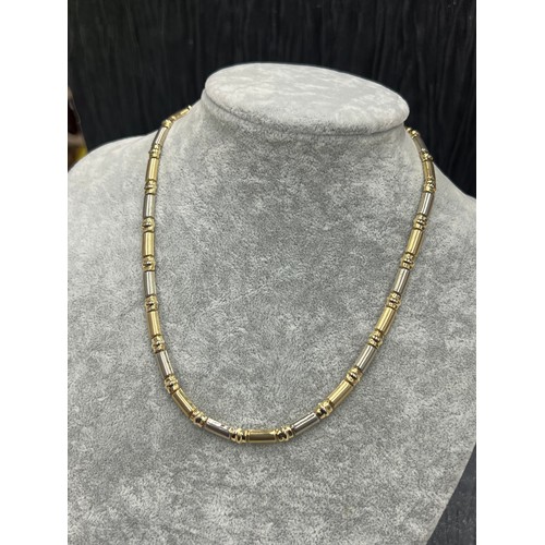 563A - 14 ct gold Necklace 17.5g 18” long