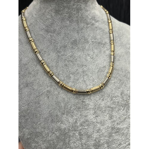 563A - 14 ct gold Necklace 17.5g 18” long