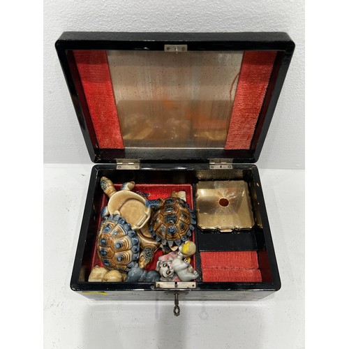 581 - Vintage Japanese Lacquer Musical Jewellery Box + quantity Wade Whimsies & Wade Tortoises + Stratton ... 