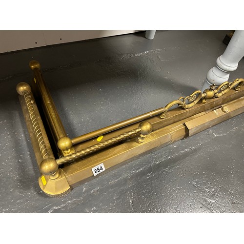 684 - 2 Deco Brass Fenders