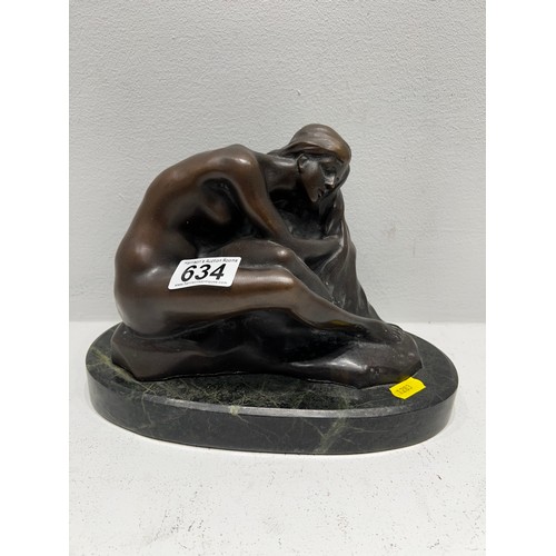 634 - Bronze Deco Lady Figure