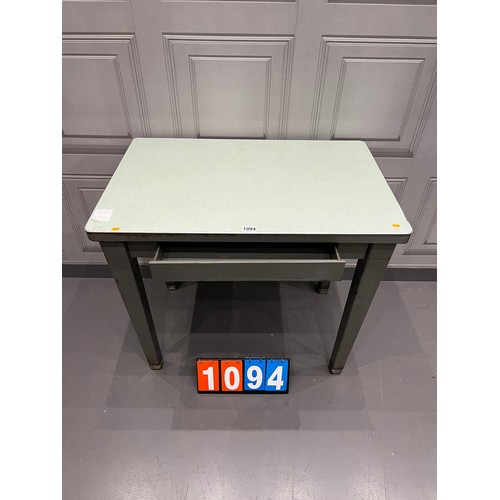 1094 - 1963 Metal tanker desk with drawers