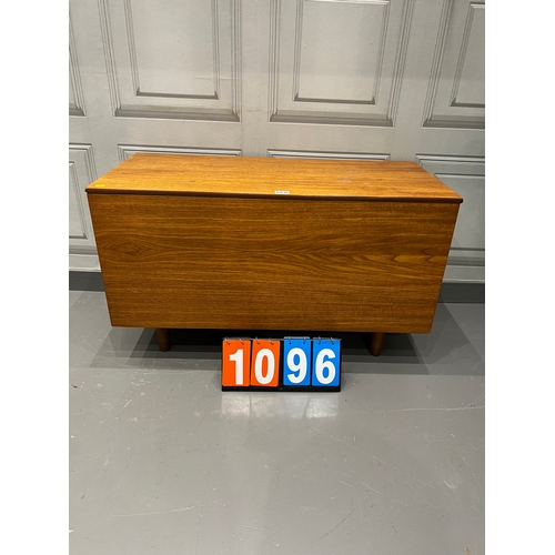 1096 - Sutcliffe of todmordon midcentury teak blanket box