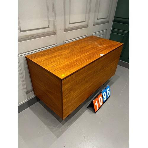 1096 - Sutcliffe of todmordon midcentury teak blanket box