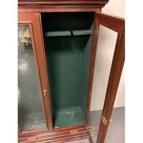 1158C - Shotgun display cabinet