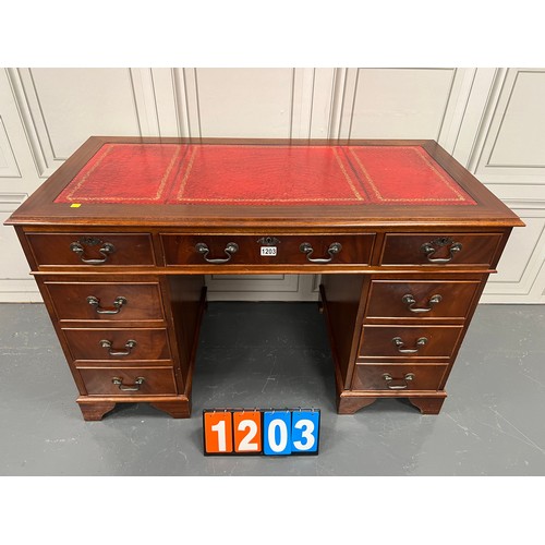 1203 - Leather top desk