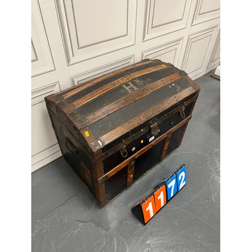 1172 - Old wooden trunk