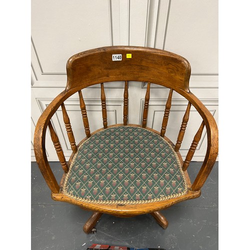 1140 - Early 20th century oak captains chair