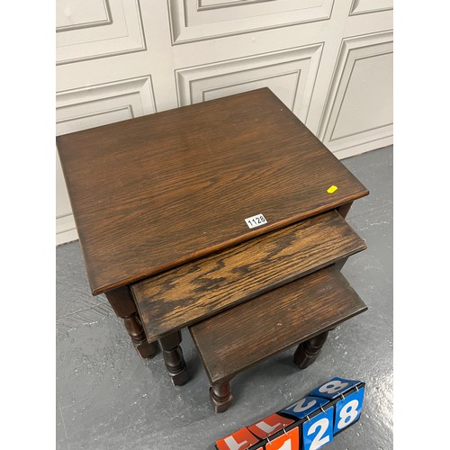 1128 - Oak nest of 3 tables