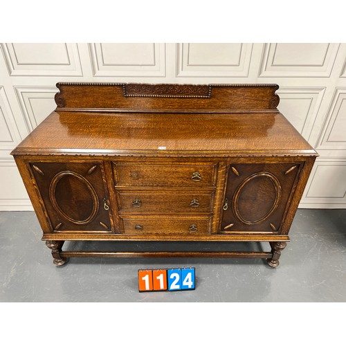 1124 - Antique oak sideboard ( good colour) missing handle