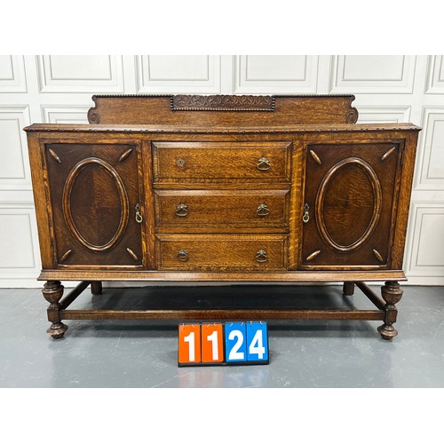 1124 - Antique oak sideboard ( good colour) missing handle