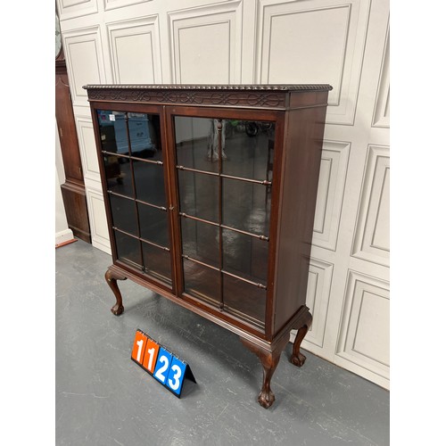 1123 - Edwardian 2 door display cabinet one glass a/f