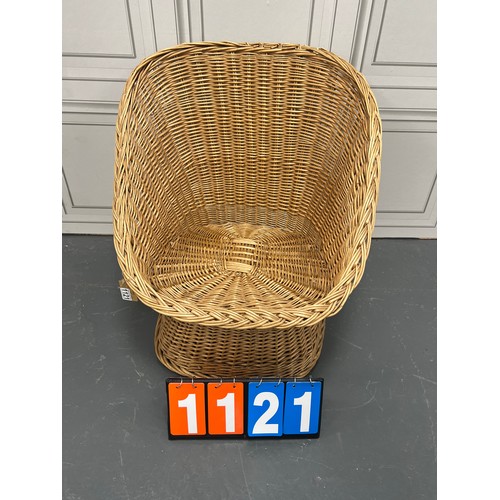 1121 - Mid century wicker bucket seat