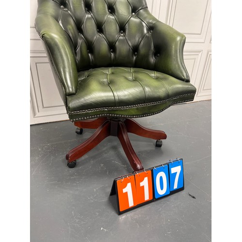 1107 - Leather chesterfield captains club office chair