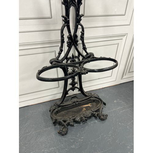 1088 - Good qualtity 20th century cast iron coat & hat stand