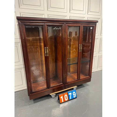 1079 - 4 Door display cabinet