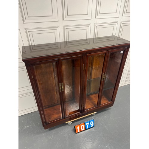 1079 - 4 Door display cabinet