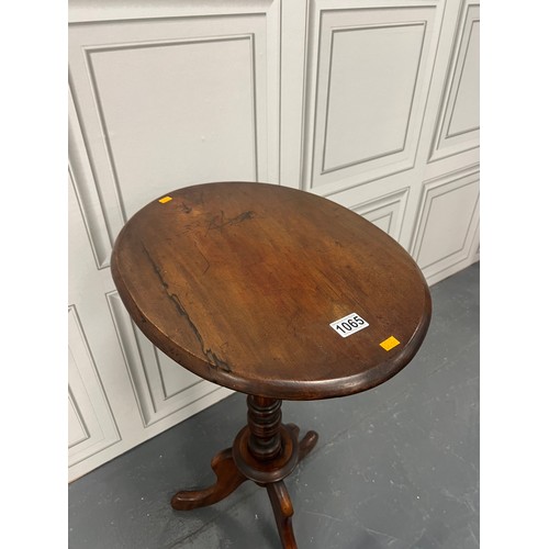 1065 - Victorian mahogany tripod table