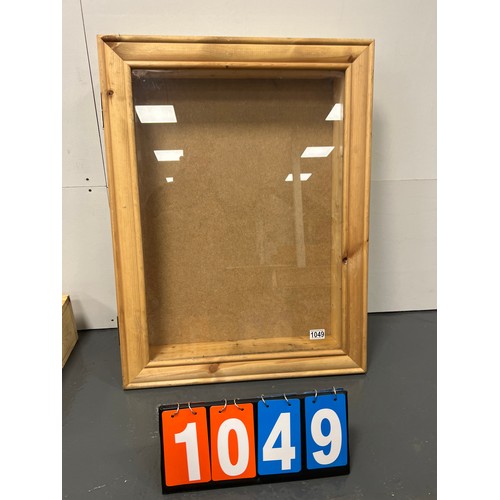 Lot 1049      