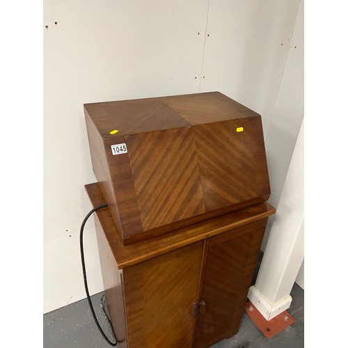 1045 - Singer sewing machine in art deco walnut cabinet