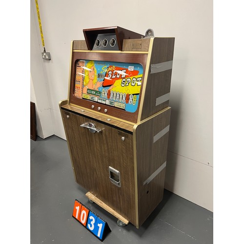 1031 - Mid century retro arcade machine