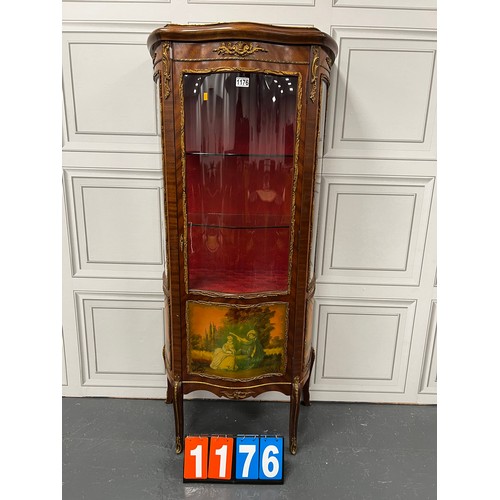 1176 - French vitrine with gilt ormolu mounts