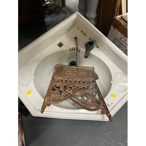 642 - Victorian corner sink with good cast iron base & bracket