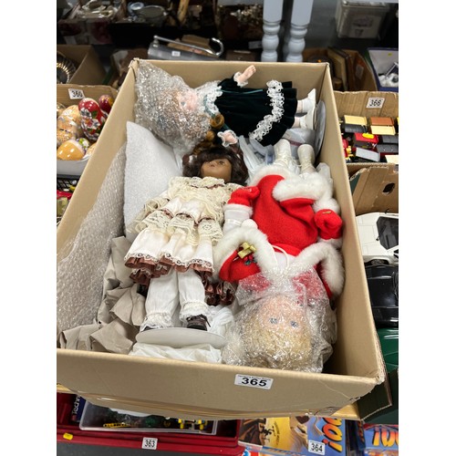 365 - Large box of display dolls