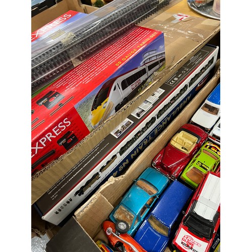 323 - Boxed hornby city express train set + extra track unused as new + empty ambulance train box