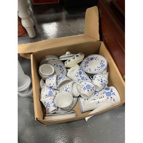 261 - Box continental teaware