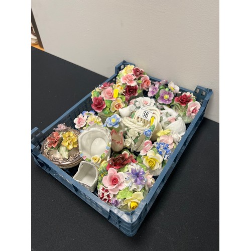 66 - Tray china posy baskets