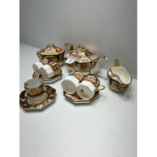 1 - Victorian wedgwood tea set missing 1 cup & saucer