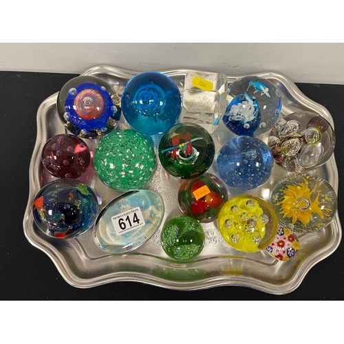 614 - Large collection glass paperweights