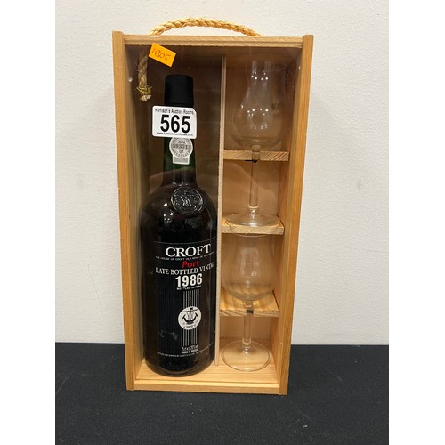 565 - Vintage bottle croft port 1986 with 2 glasses boxed