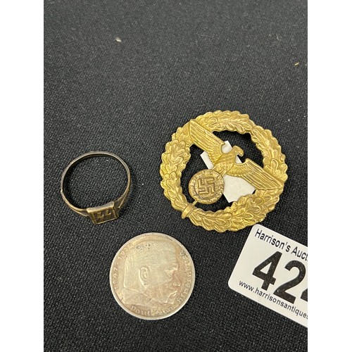 424 - 1 WW2 German SS Ring , 1 WW2 Badge, 1 Pavl hinder berg deusche mark