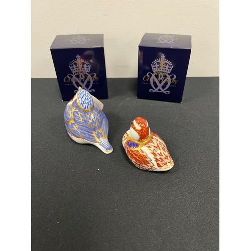 502 - 2 Royal crown derby boxed paperweights gold stoopers robin & duckling