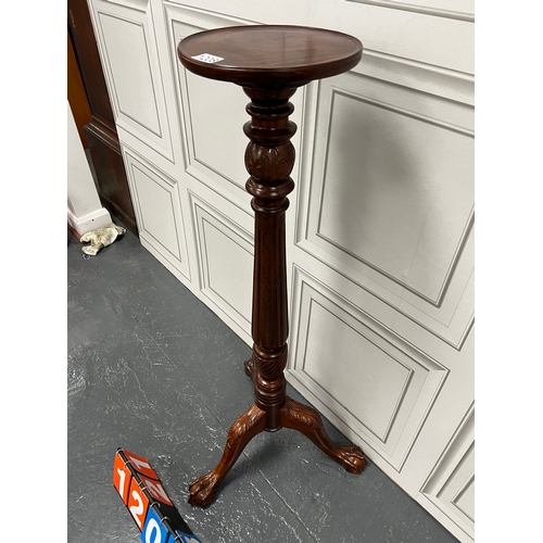 1208 - Victorian style mahogany plant stand on ball and claw feet