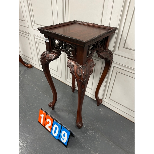 1209 - French vintage ornate plant stand/side table