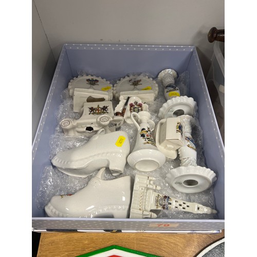 79 - Box crested china