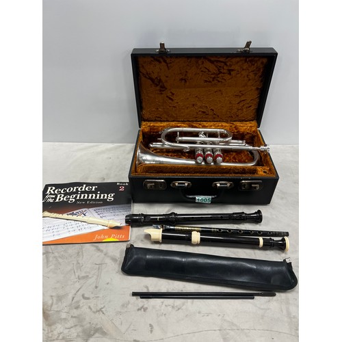 1005 - Trumpet in case besson westminster malta + 3 Vintage tin whistle + 2 recorders