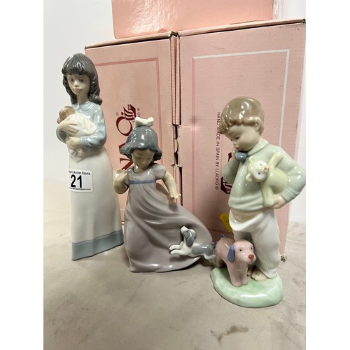 21 - 3 Nao figures boxed
