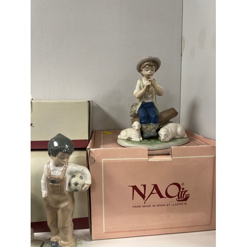 76 - 3 Nao by Lladro boxed figures