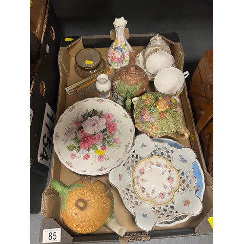 85 - Box misc pottery