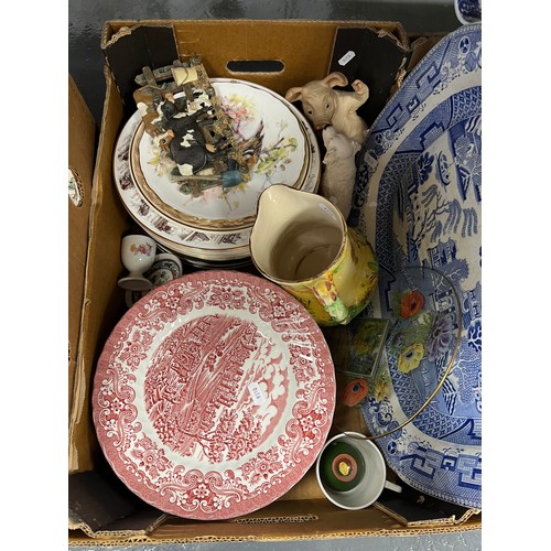 32 - 2 Box's of pottery inc dinner service