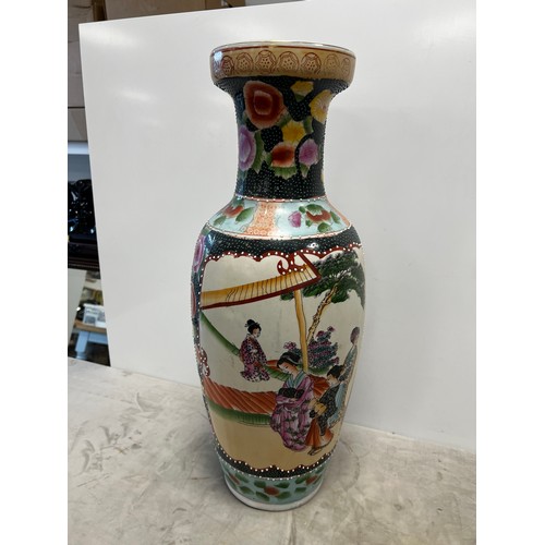 29 - Large Japanese vase